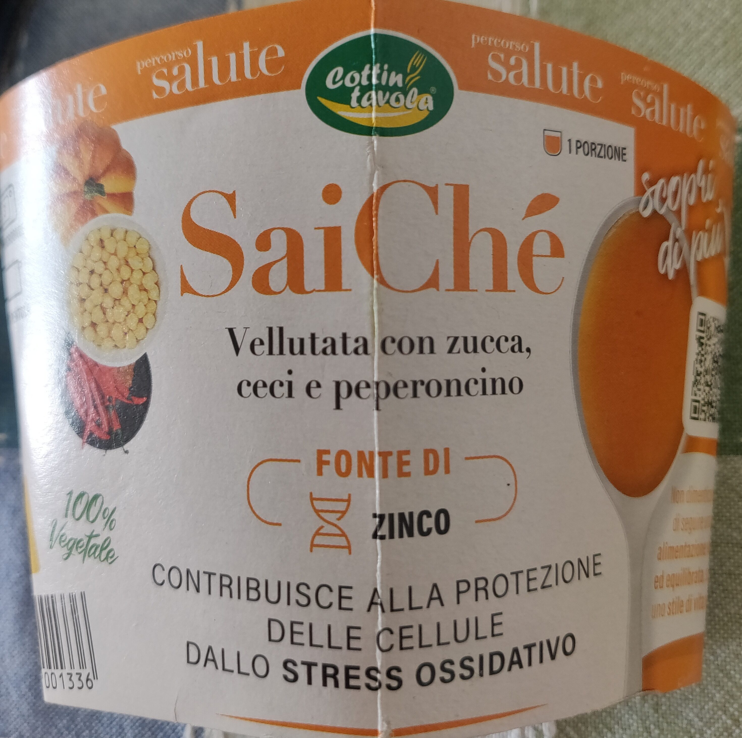 Confezione di SaiChé vellutata con zucca, ceci e peperoncino